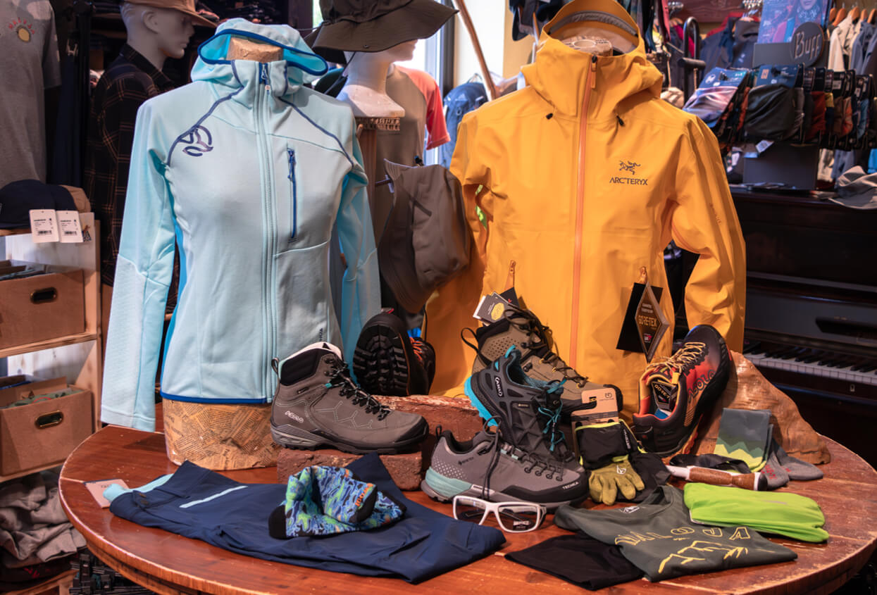 Abbigliamento e scarpe da trekking uomo e donna