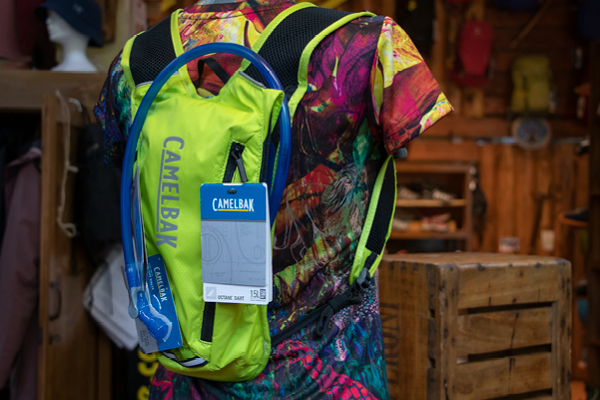 Zaino da trail running firmato Camelbak, perfetto per il nordic walking, da Passion Sport a Torino