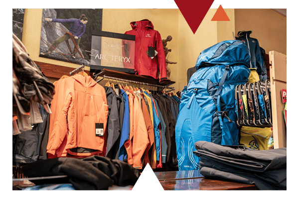 Abbigliamento per sport outdoor da Passion Sport a Torino